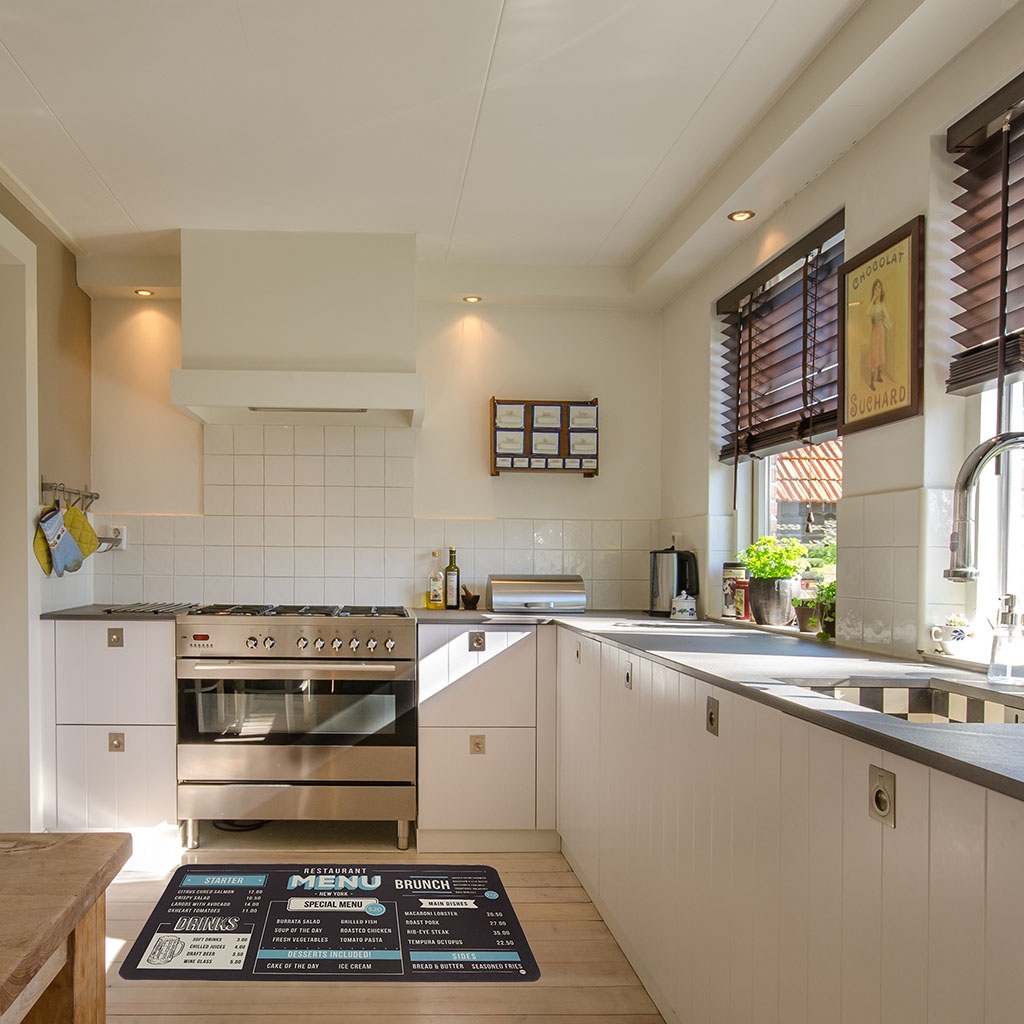 Acquista online New York Menu kitchen rug 51x99cm plastic Balvi