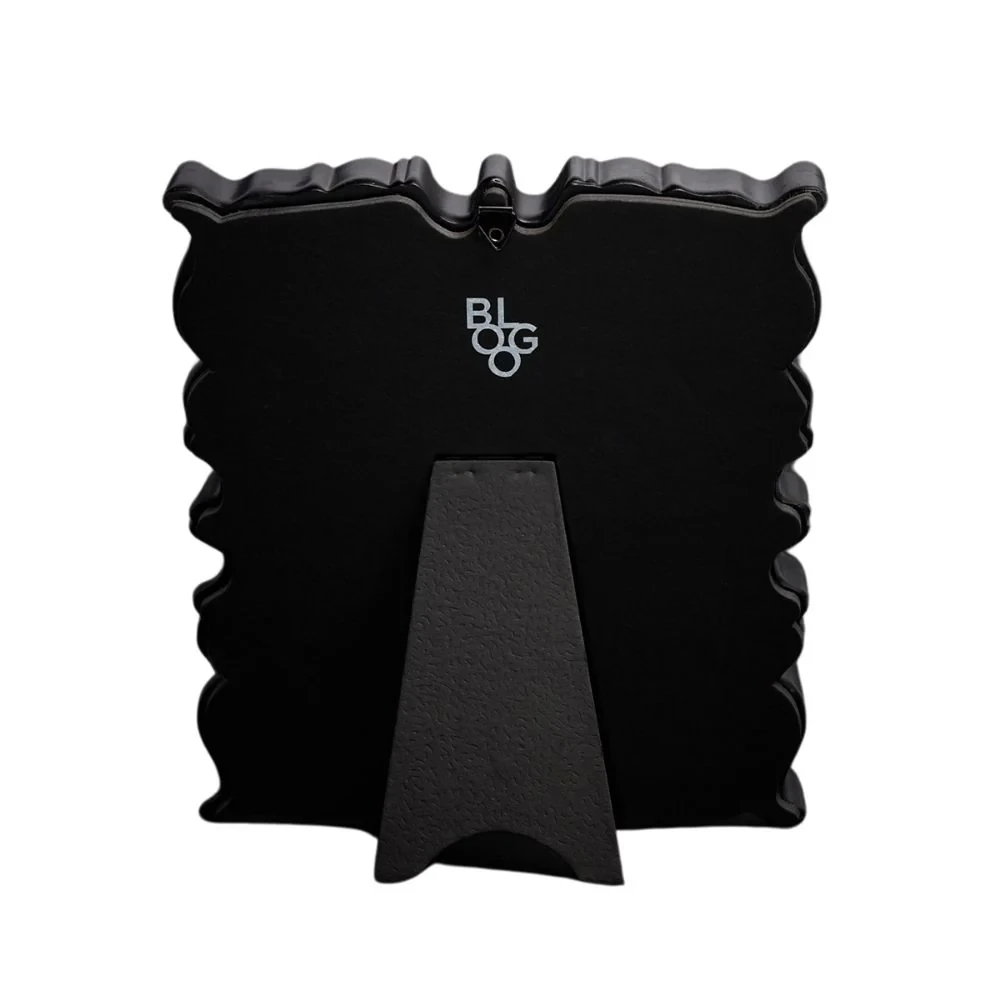 Blogo Apple Red Polyresin Off-White Frame Blogo design