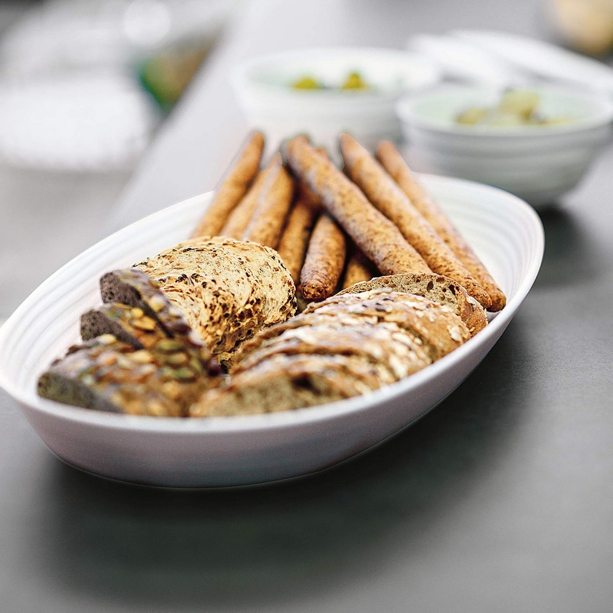 Acquista online Guzzini Tierra Vassoio, 41 x 22 x h4,5 cm, Bianco latte cod.175400156 Guzzini